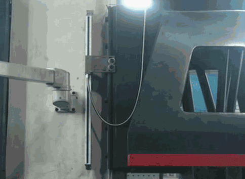 達人數控立式多軸鉆床上的光柵尺2.gif